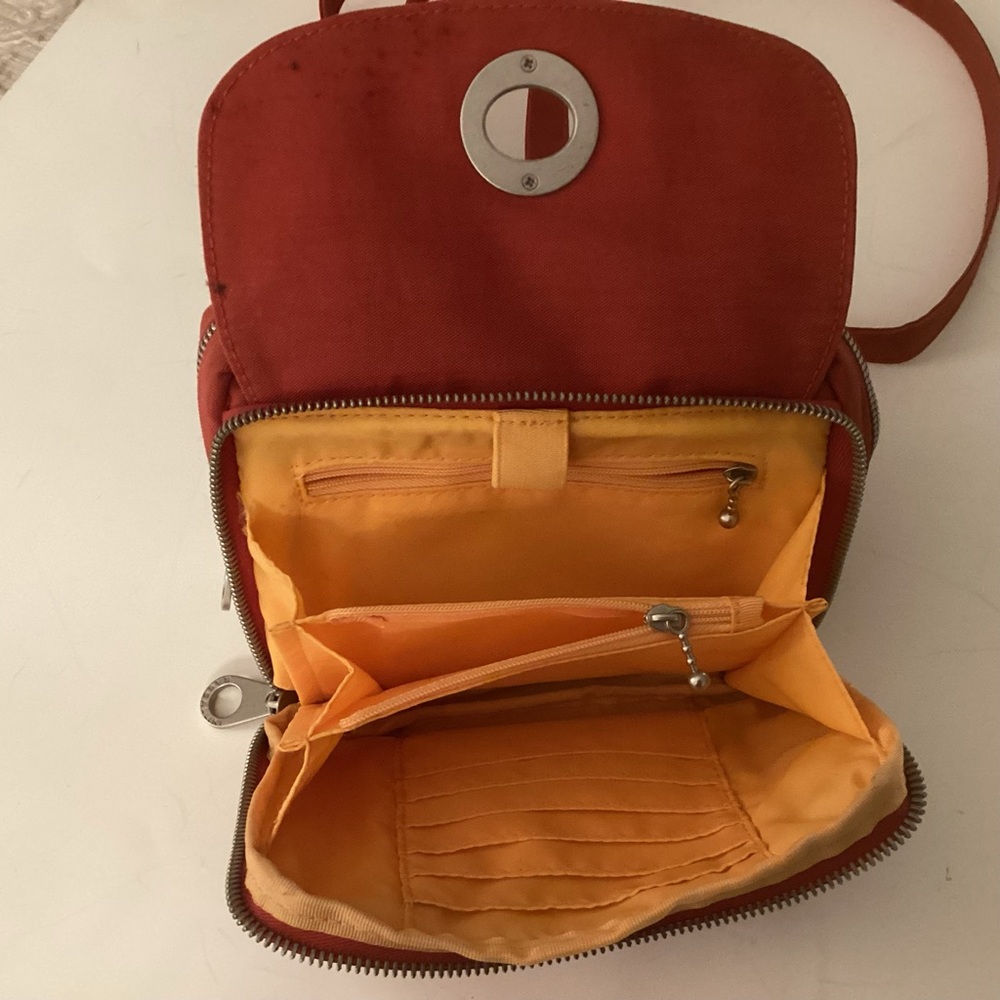 Baggallini Crossbody Bag Red with Orange interior. - Picture 5 of 5